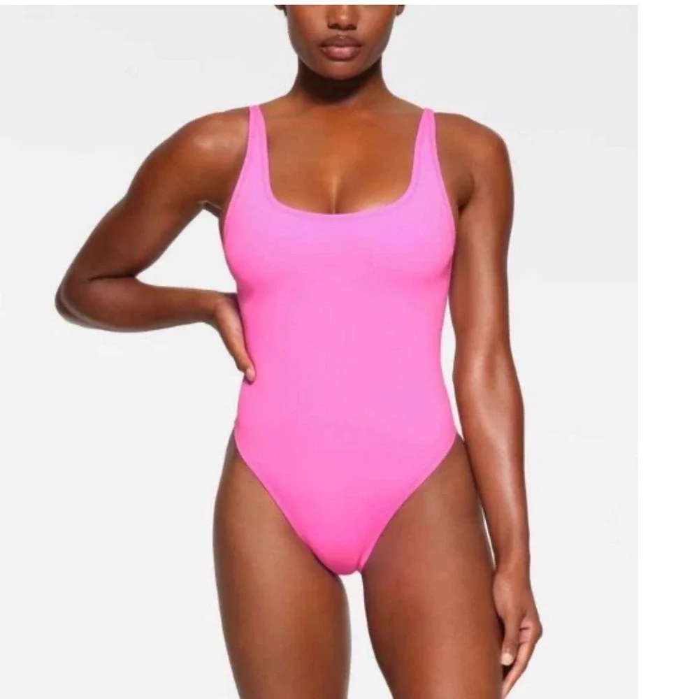 SKIMS Signature Swim Scoop Neck One Piece Bodysuit Taffy Pink 4X NWT SW-SNO-0044
